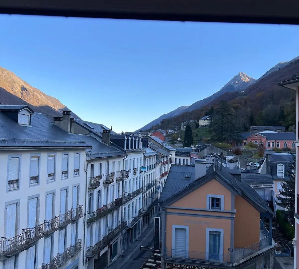 Appartement Au Coeur De Cauterets - Vue Montagne - Wifi 0*,  France